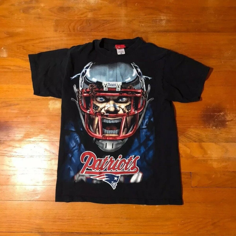 New England Patriots Caricature Shirt Medium